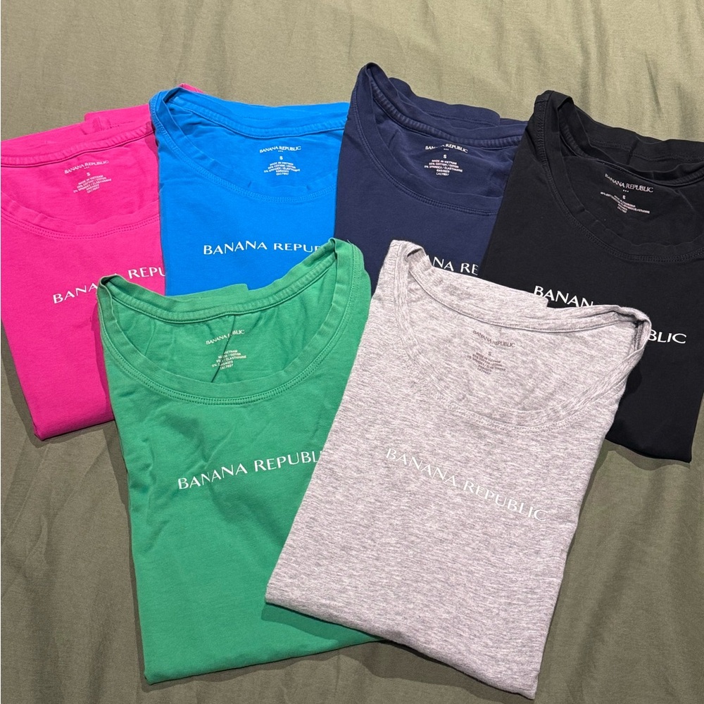 Banana Republic Colorful T-Shirt Collection - Small